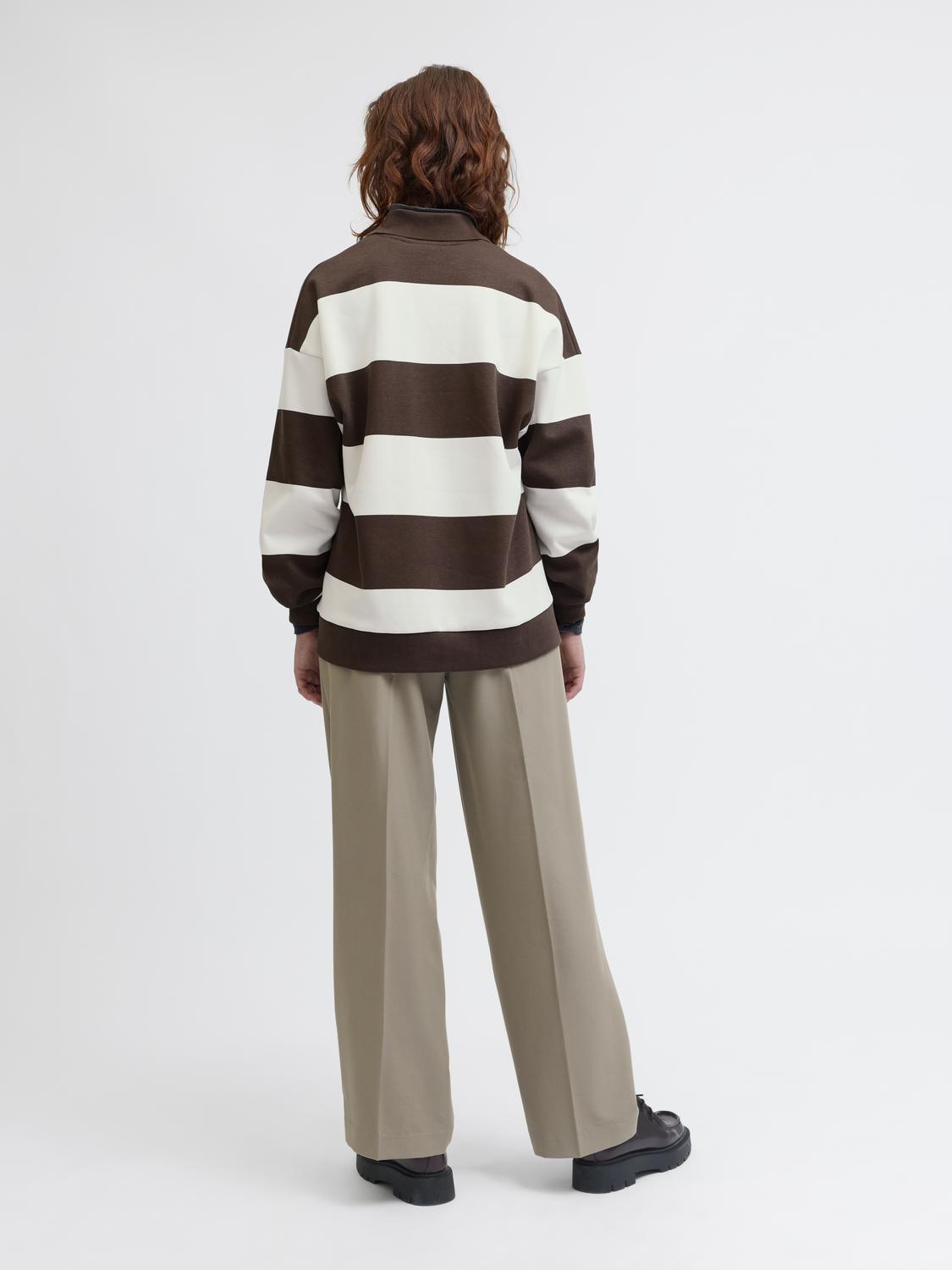 model_shot-back
